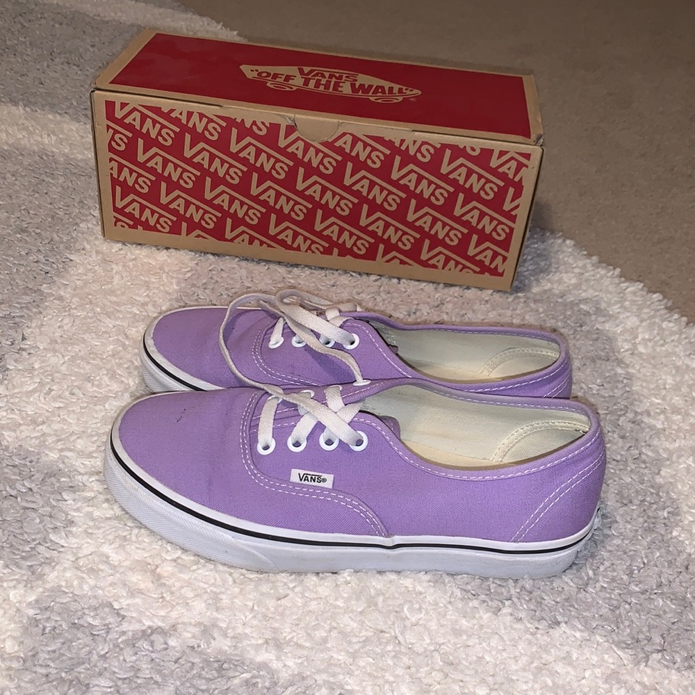 VIOLET LACEUP VANS